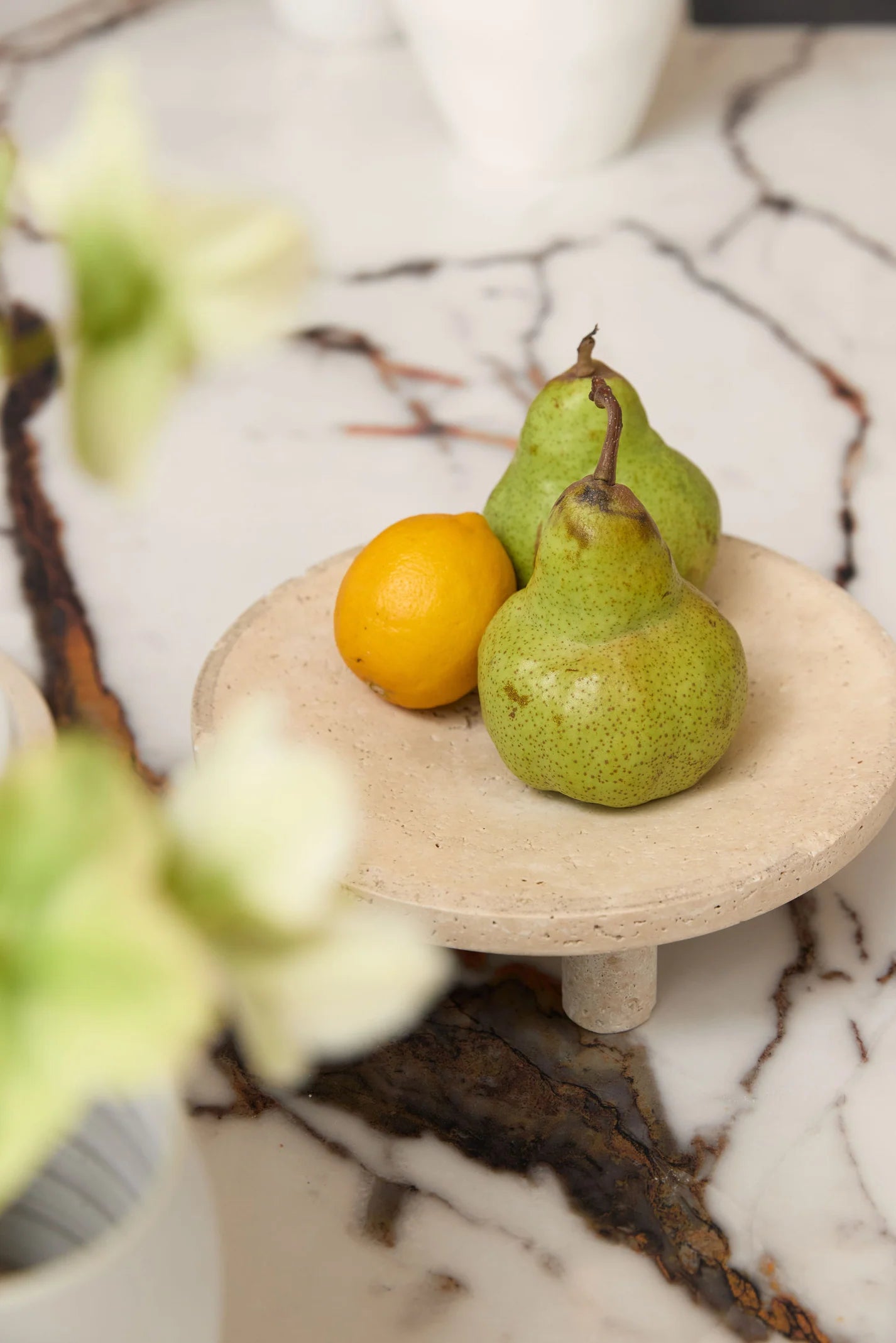 Nome Stand | Light Travertine