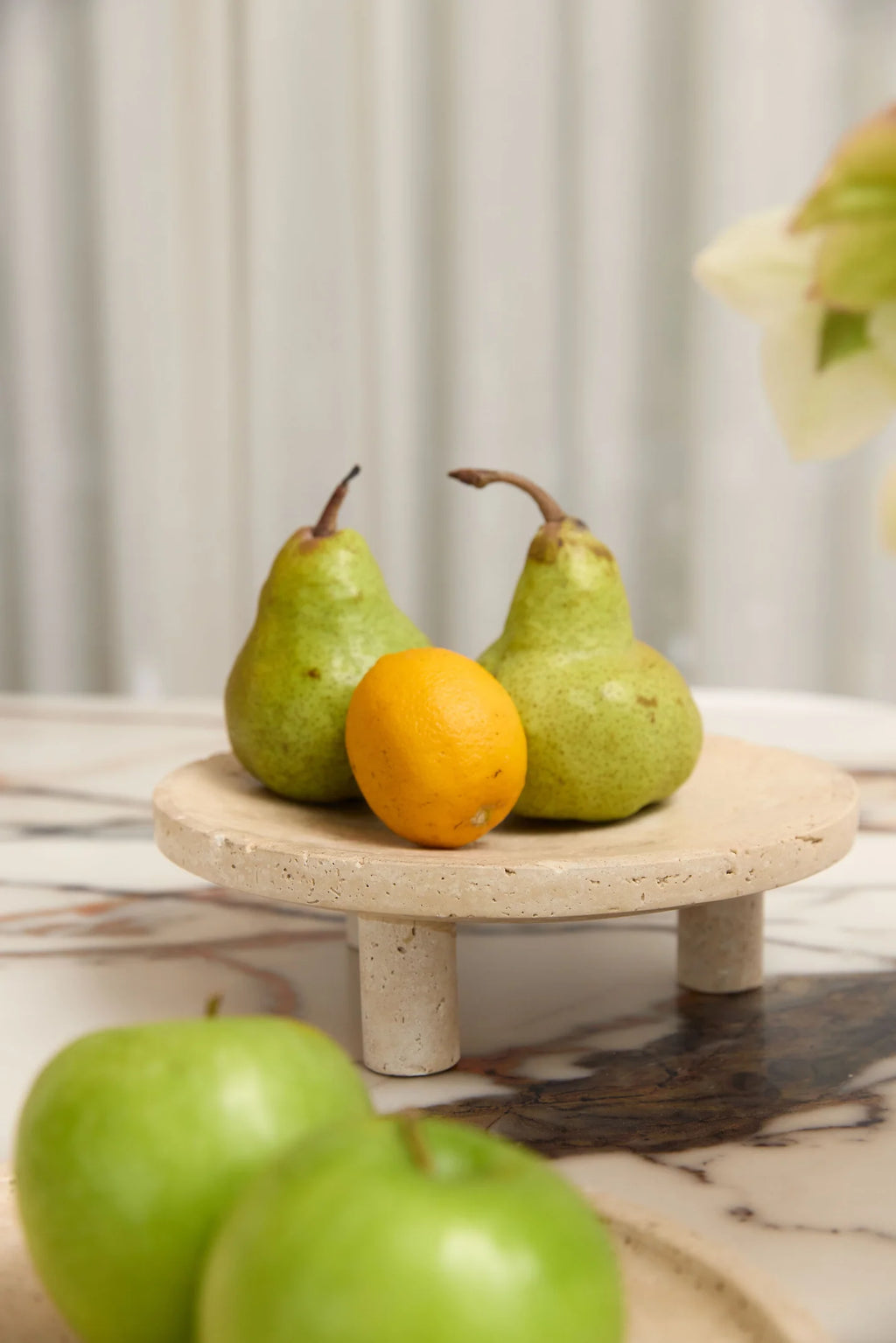 Nome Stand | Light Travertine