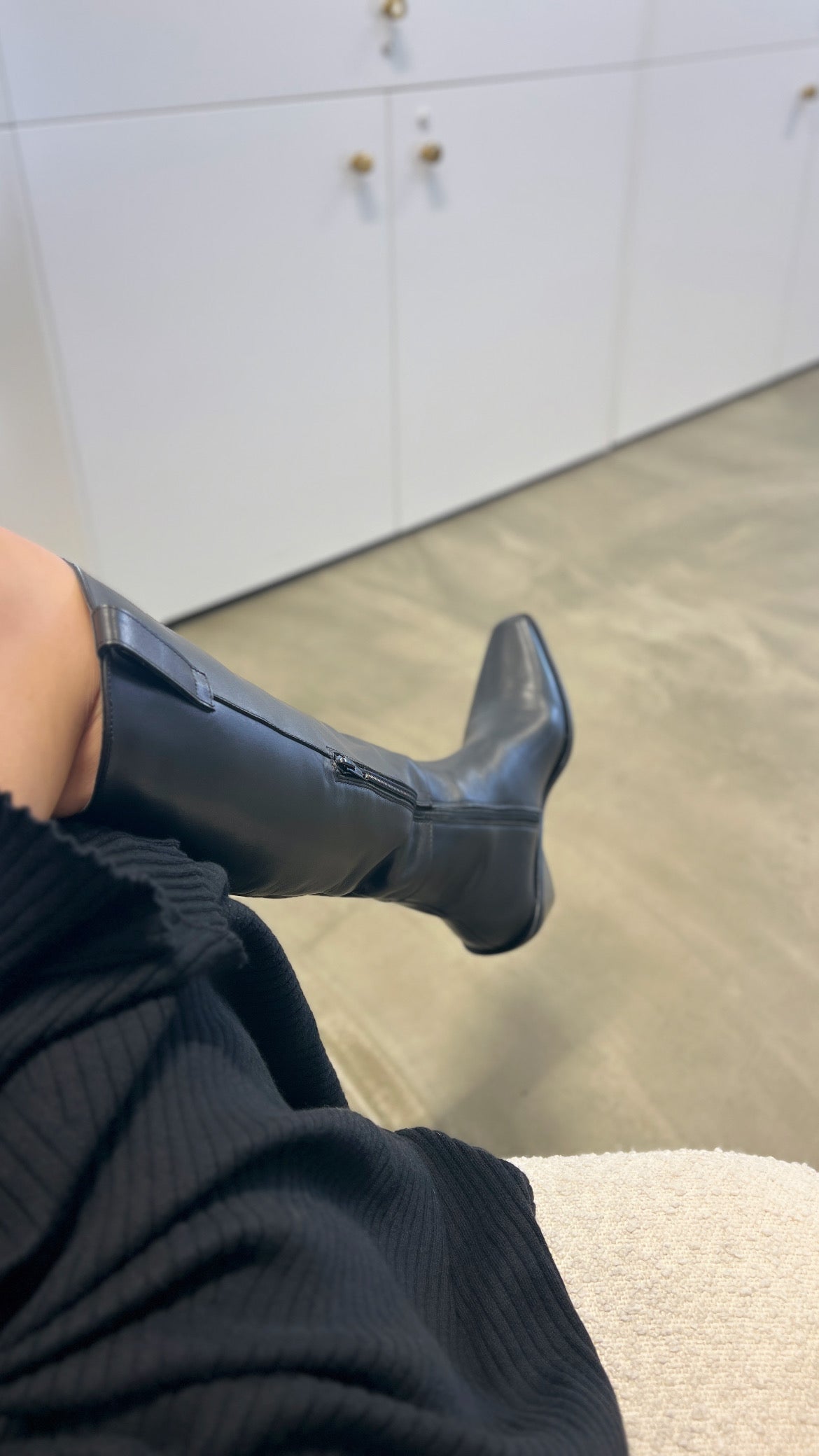 Simone Knee High Boot | Black