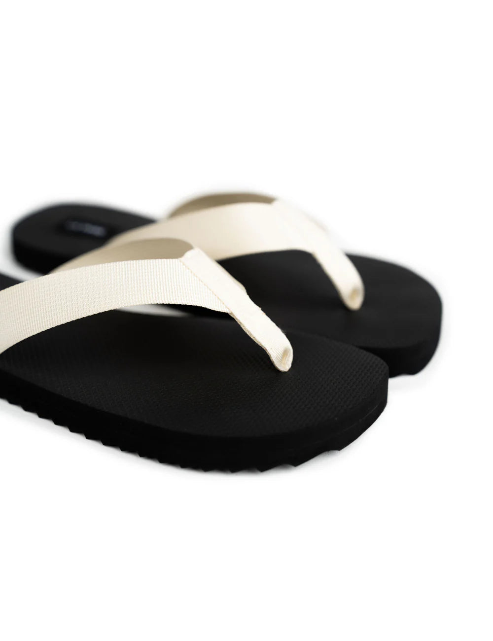 Canvas Thong | Cream