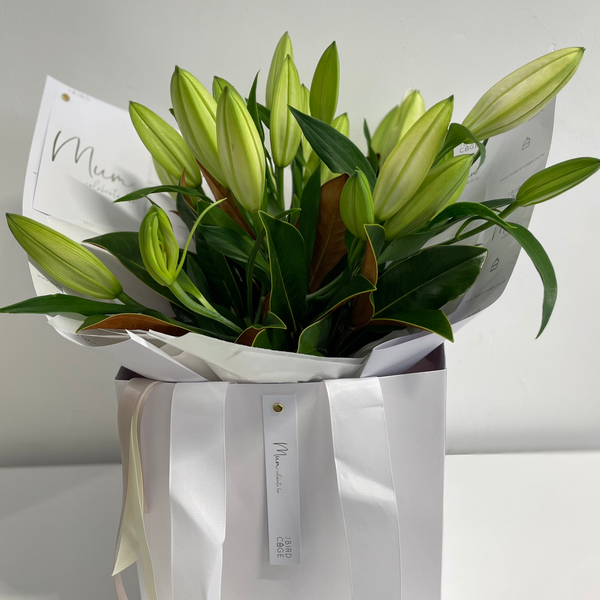 Lilies En Masse | Luxe Fresh Floral Bag