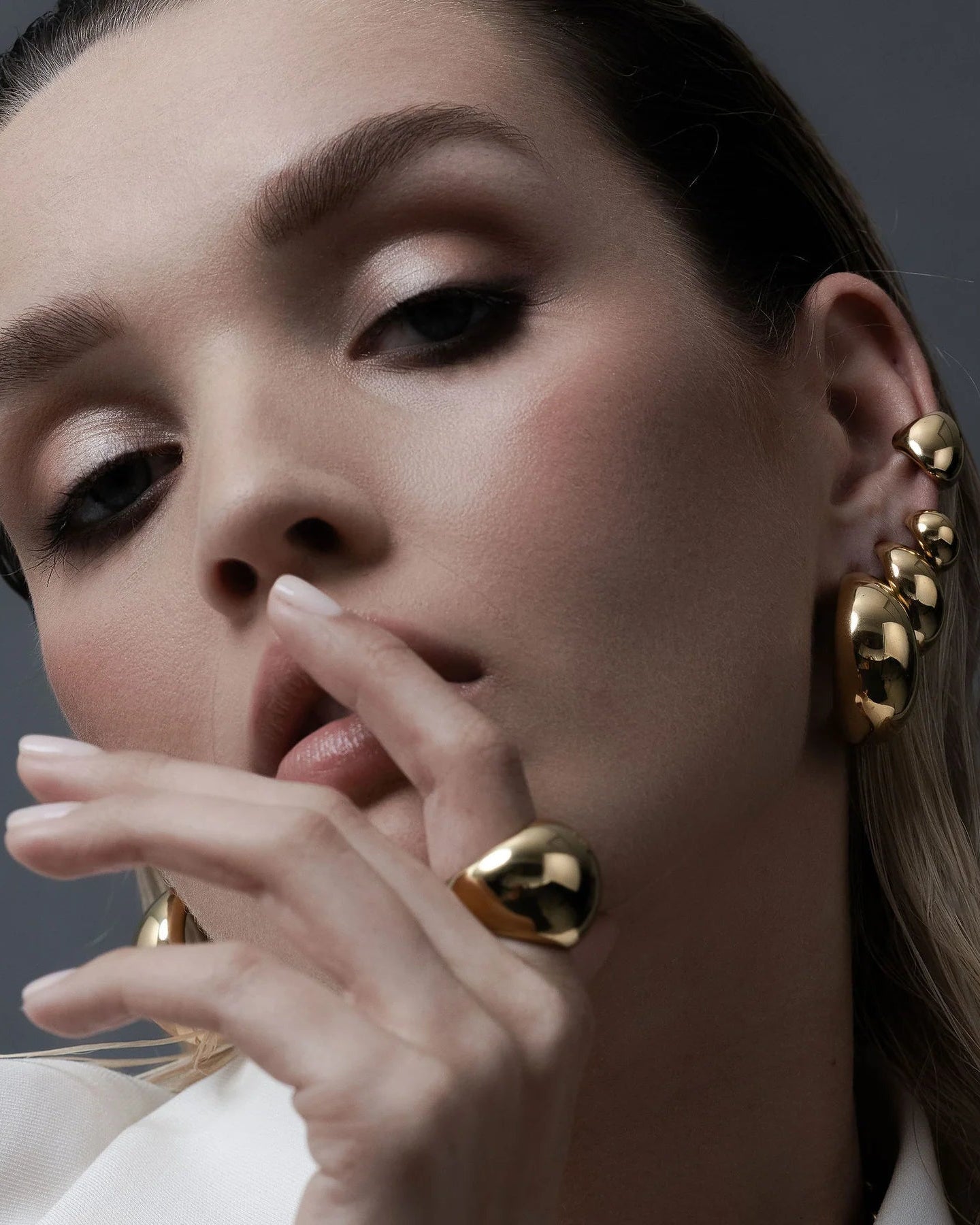 Dynamic Small Hoop Earrings | Gold