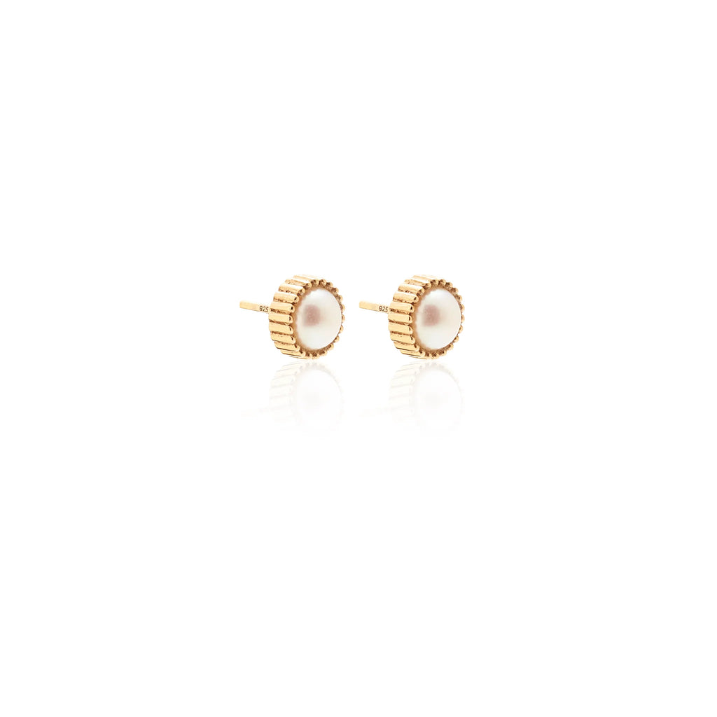 Radiant Pearl Studs | Gold