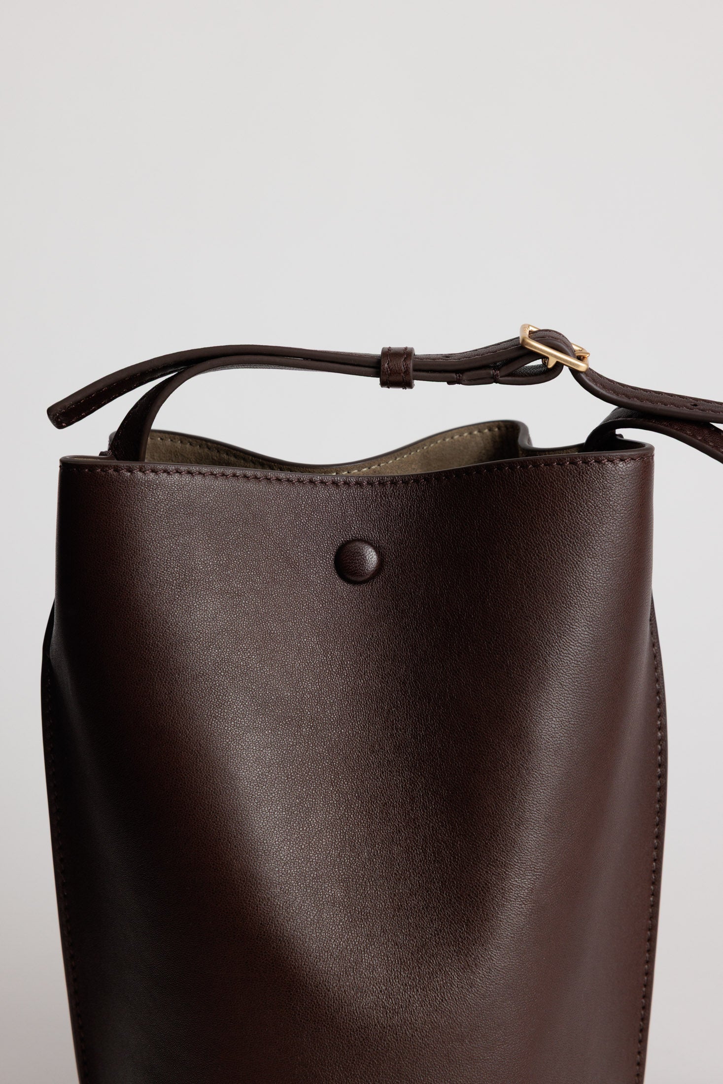 Phoebe Bucket | Molasses Lambskin